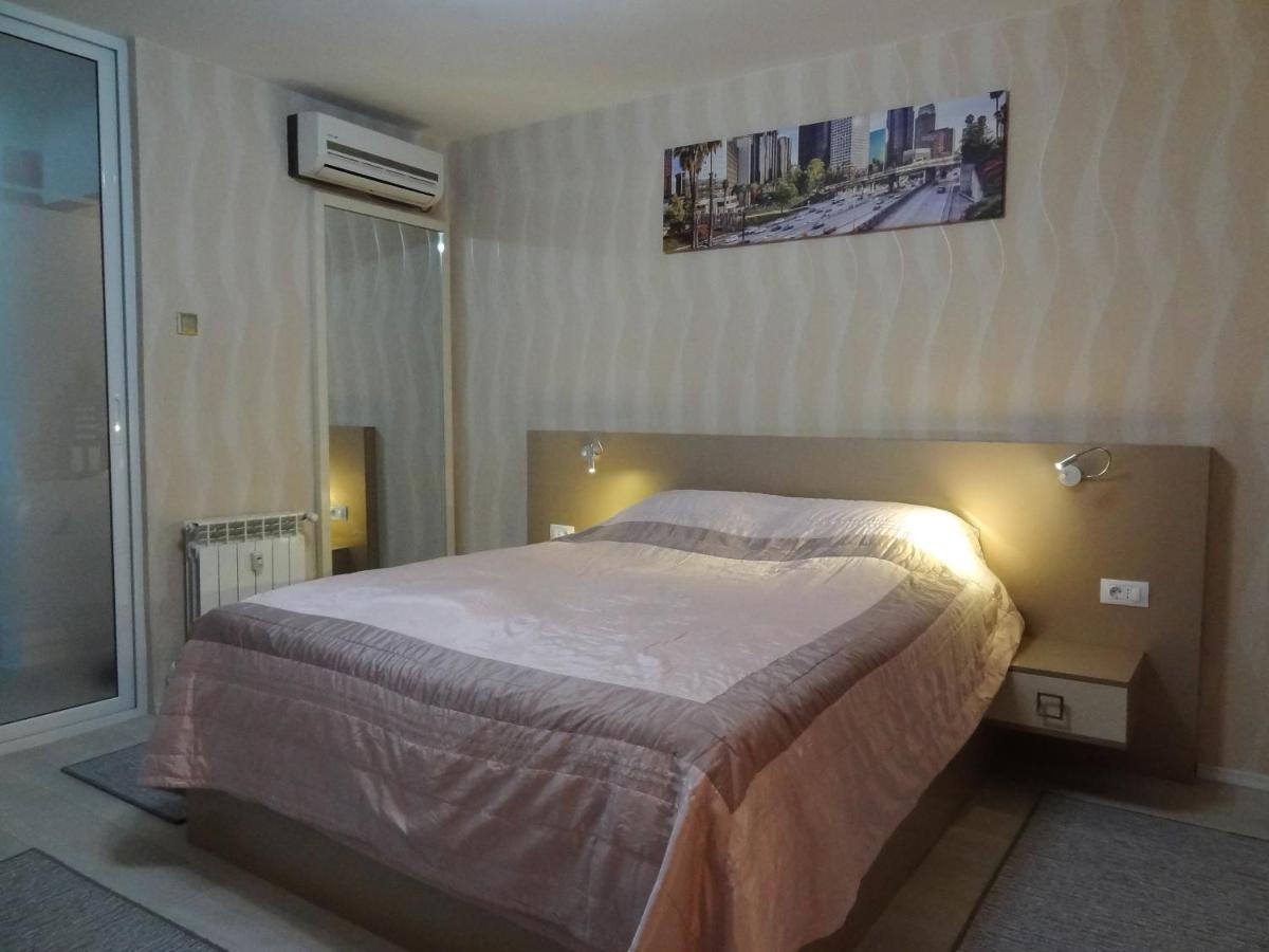 Lvc,Lac & Nyc Apartshotel Faleza Galaţi Εξωτερικό φωτογραφία
